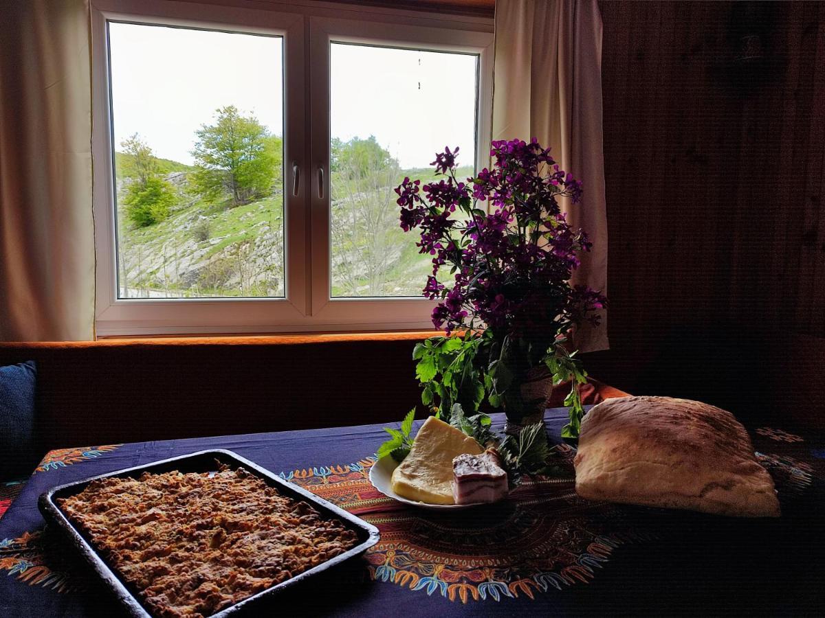 Cemerno Cottage Gacko Bagian luar foto