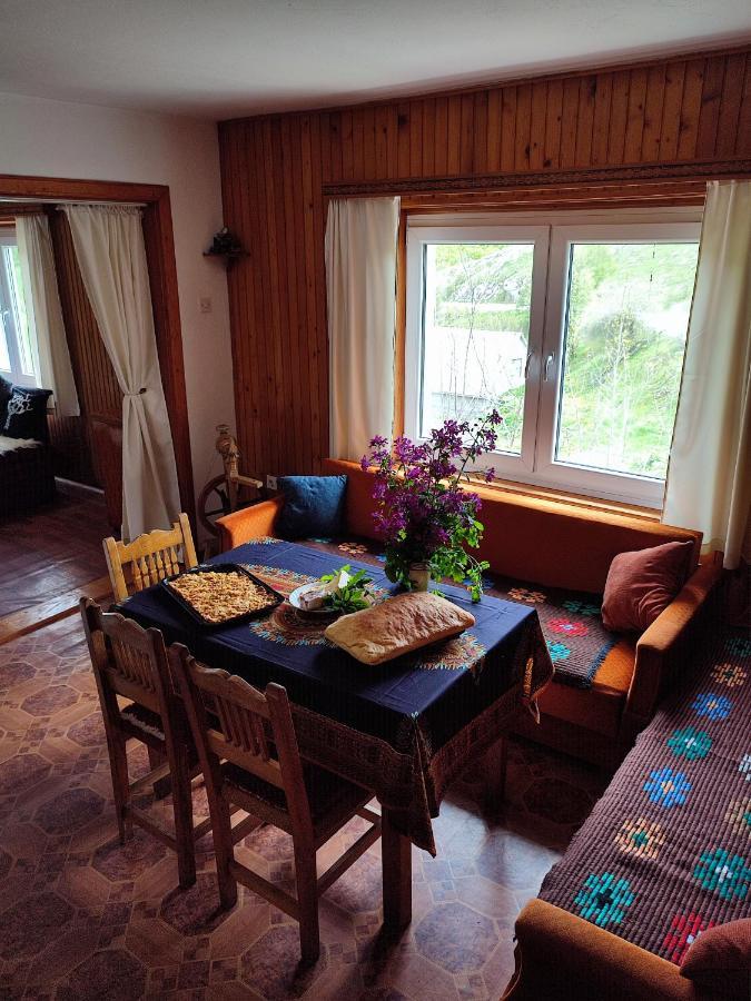Cemerno Cottage Gacko Bagian luar foto