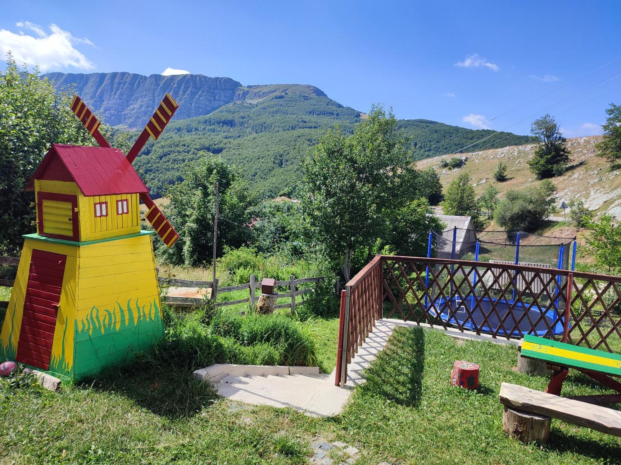 Cemerno Cottage Gacko Bagian luar foto