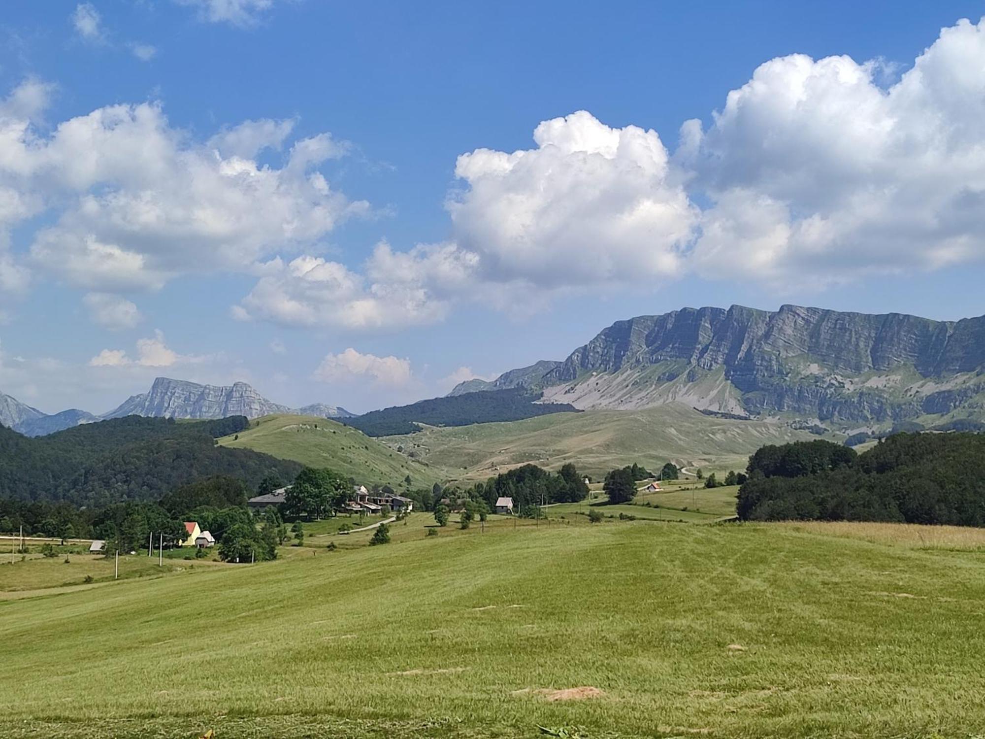 Cemerno Cottage Gacko Bagian luar foto